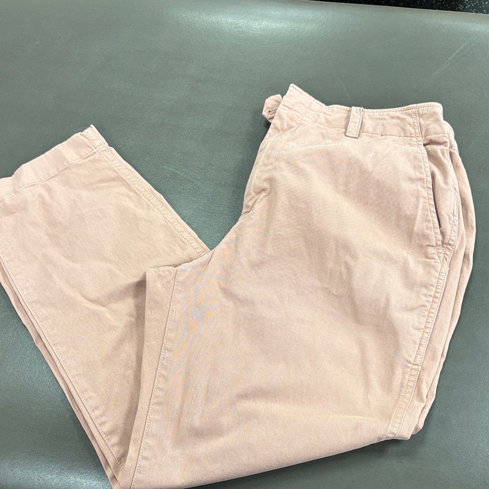 GAP Women’s Downtown Pink Khakis. EUC. Size 12   Inseam 25”